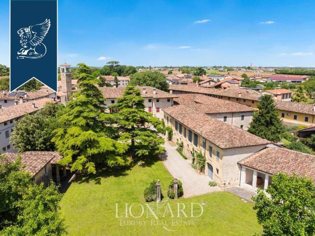 Villa in vendita a Santa Maria la Longa UD