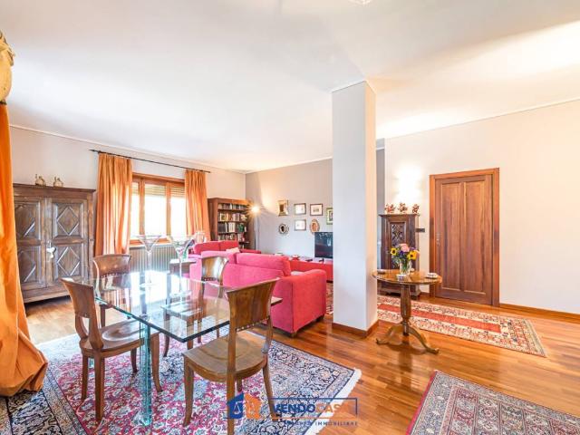 Villa in vendita a Santa Vittoria d'Alba CN