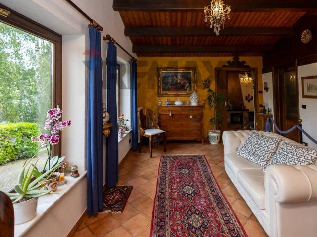 Villa in vendita a Santa Vittoria d'Alba CN