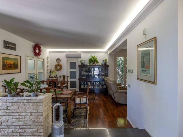Villa in vendita a Sant'Agata li Battiati CT