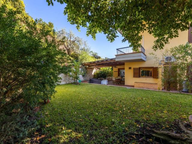 Villa in vendita a Sant'Agata li Battiati CT