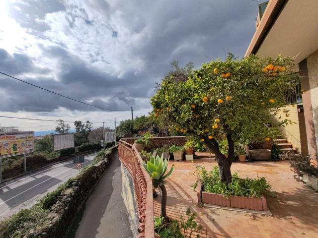 Villa in vendita a Sant'Agata li Battiati CT