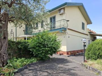 Villa in vendita a Sant'Agata li Battiati CT