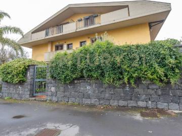 Villa in vendita a Sant'Agata li Battiati CT