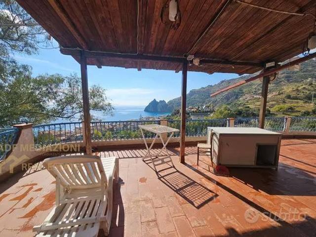 Villa in vendita a Sant'Alessio Siculo ME