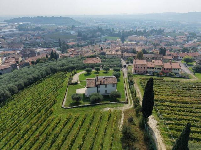 Villa in vendita a Sant'Ambrogio di Valpolicella VR