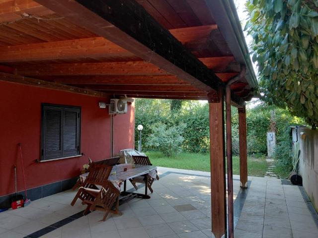 Villa in vendita a Sant'Angelo a Cupolo BN