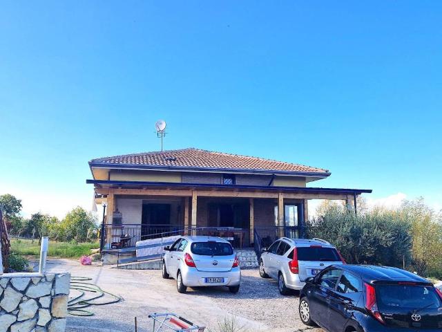 Villa in vendita a Sant'Angelo a Scala AV