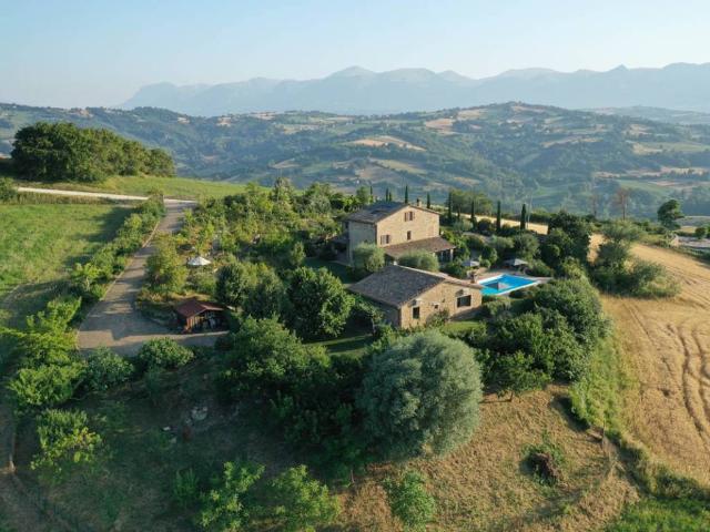 Villa in vendita a Sant'Angelo in Pontano MC