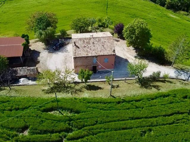 Villa in vendita a Sant'Angelo in Pontano MC