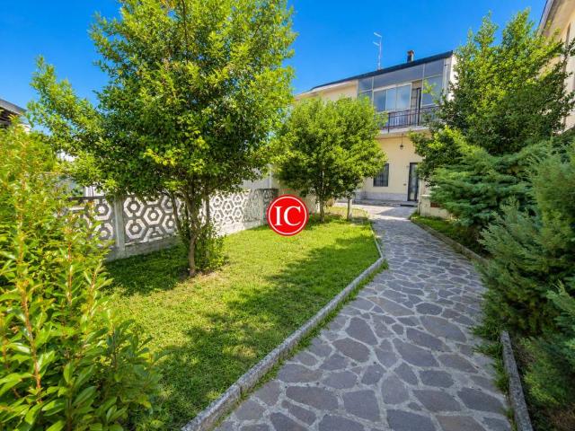 Villa in vendita a Sant'Angelo Lodigiano LO
