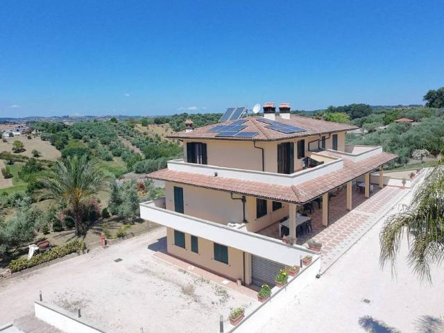 Villa in vendita a Sant'Angelo Romano RM