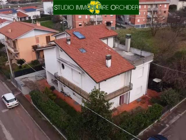 Villa in vendita a Santarcangelo di Romagna RN