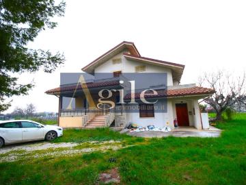 Villa in vendita a Sant'Egidio alla Vibrata