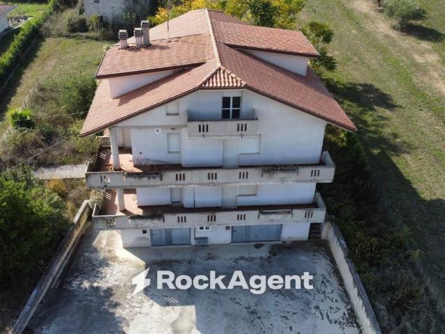 Villa in vendita a Sant'Egidio alla Vibrata TE