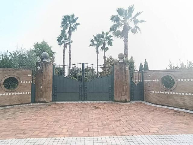 Villa in vendita a Santi Cosma e Damiano LT