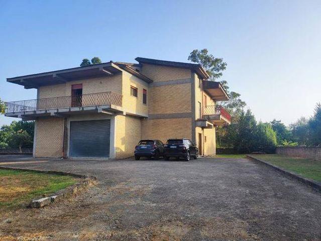 Villa in vendita a Santi Cosma e Damiano LT