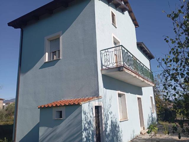 Villa in vendita a Santi Cosma e Damiano LT