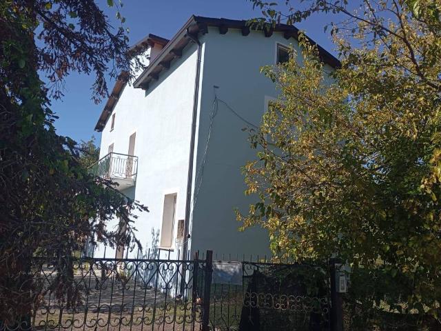 Villa in vendita a Santi Cosma e Damiano LT