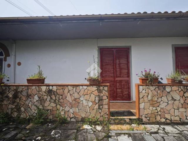 Villa in vendita a Santi Cosma e Damiano LT