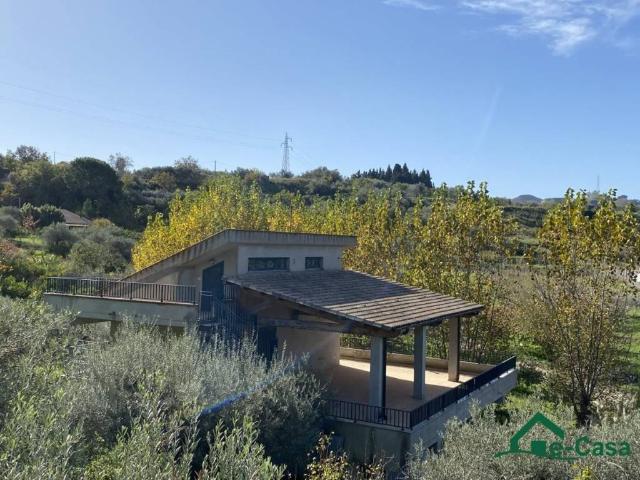 Villa in vendita a Saponara ME
