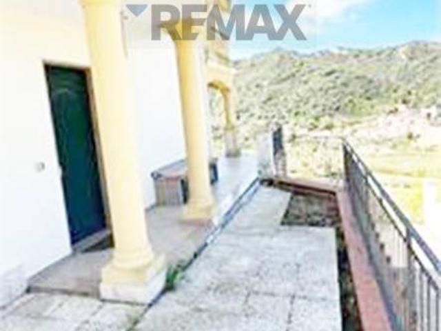 Villa in vendita a Saponara ME