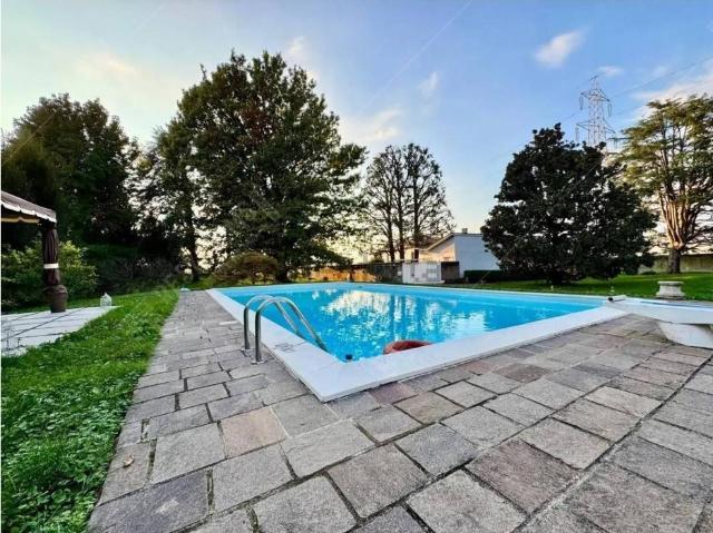 Villa in vendita a Rovello Porro CO