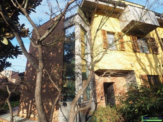 Villa in vendita a Saronno VA