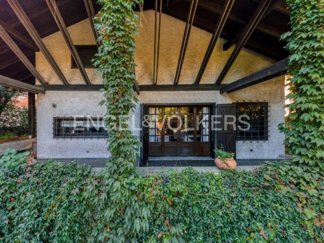 Villa in vendita a Saronno VA