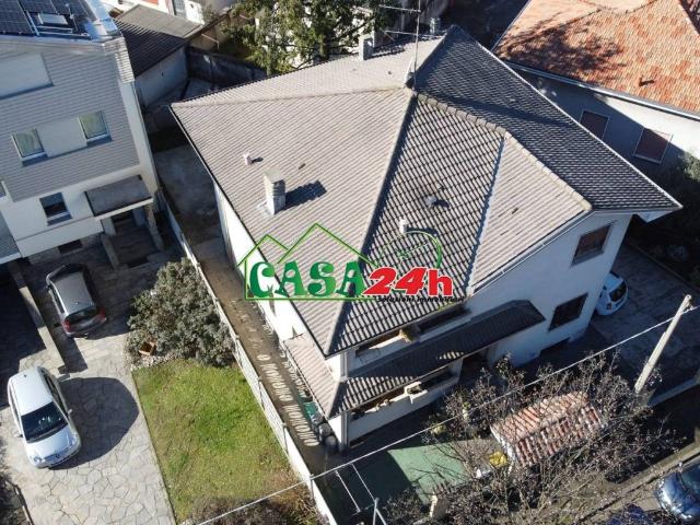 Villa in vendita a Saronno VA