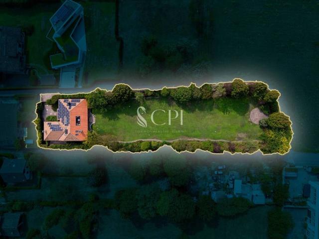 Villa in vendita a Saronno VA