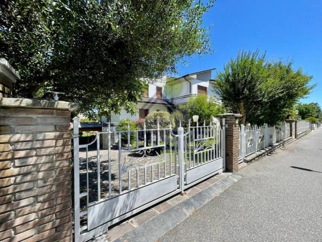 Villa in vendita a Sarmato PC