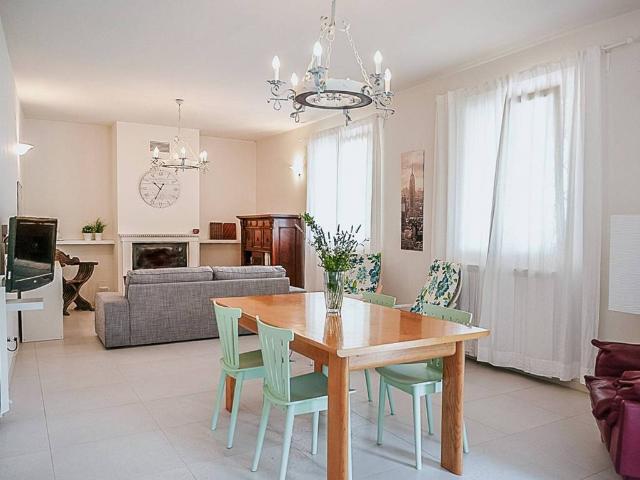 Villa in vendita a Sarnano MC