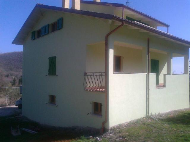 Villa in vendita a Sarnano MC