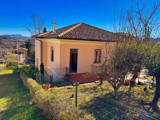 Villa in vendita a Sarnano MC