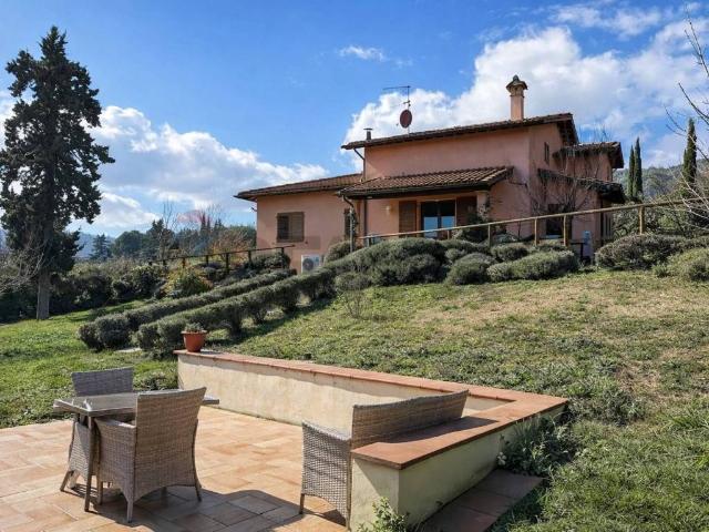 Villa in vendita a Sarteano SI