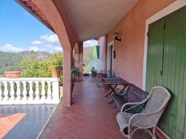 Villa in vendita a Sarzana