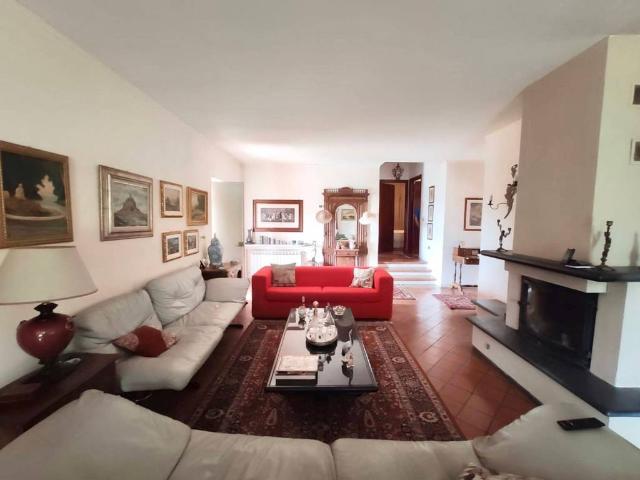 Villa in vendita a Sarzana SP