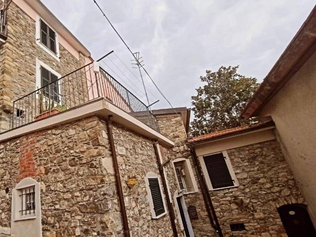 Villa in vendita a Sarzana SP