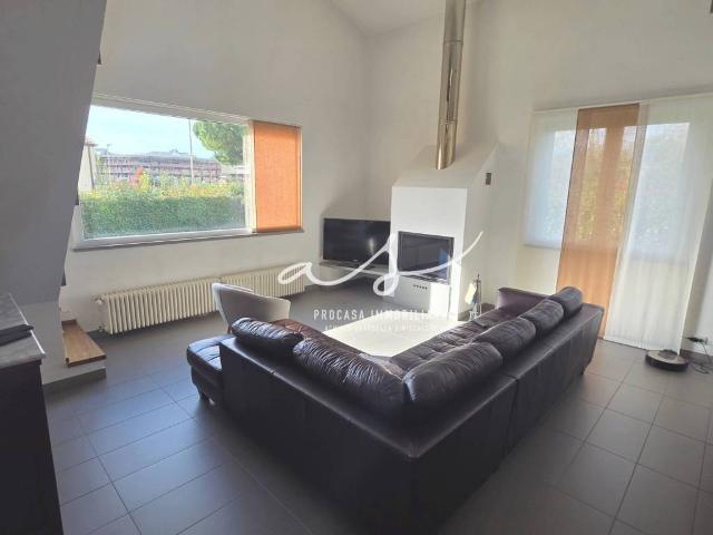 Villa in vendita a Sarzana SP