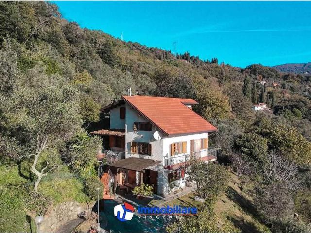 Villa in vendita a Sarzana SP