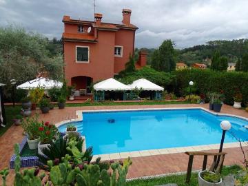 Villa in vendita a Sarzana SP
