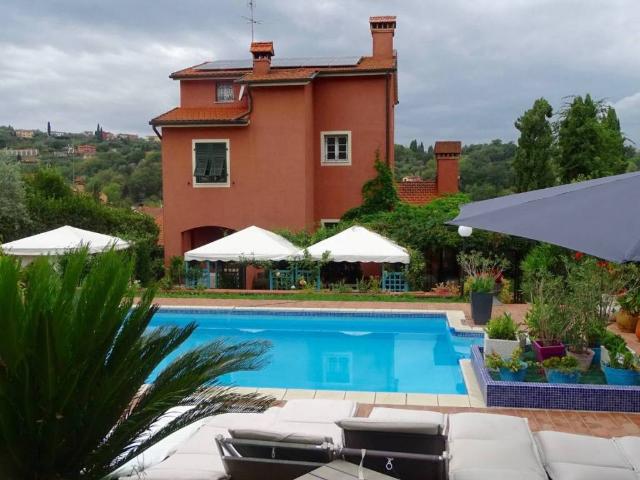 Villa in vendita a Sarzana SP