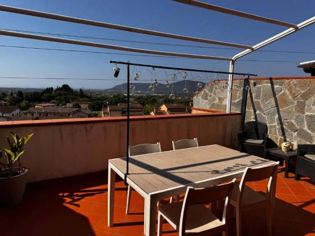 Villa in vendita a Sarzana SP