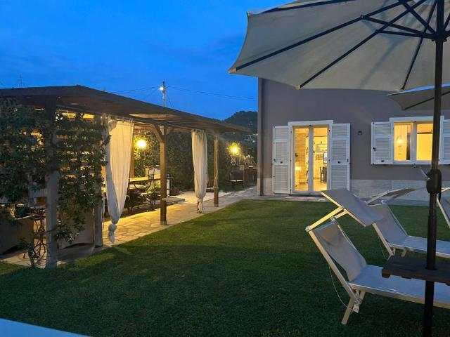 Villa in vendita a Sarzana SP