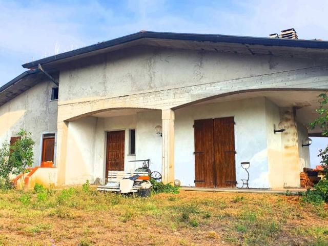 Villa in vendita a Sarzana SP