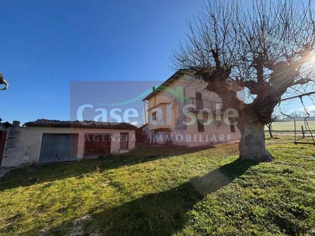 Villa in vendita a Sassoferrato AN