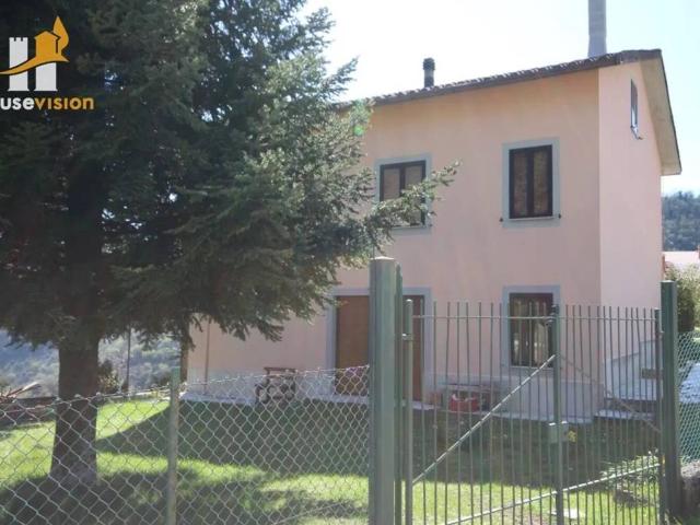 Villa in vendita a Sassoferrato AN