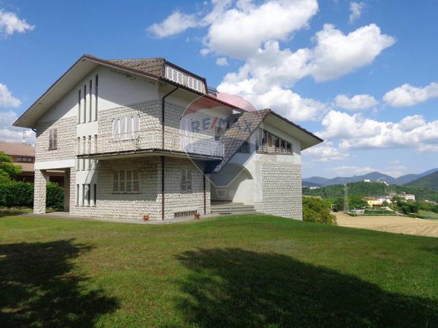 Villa in vendita a Sassoferrato