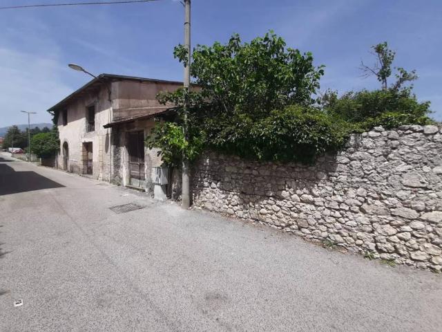 Casa indipendente in vendita a Scurcola Marsicana AQ